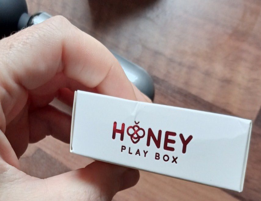 Honey Play Box are smart and expert in their packaging. The little charging cable box displays their branding beautifully.